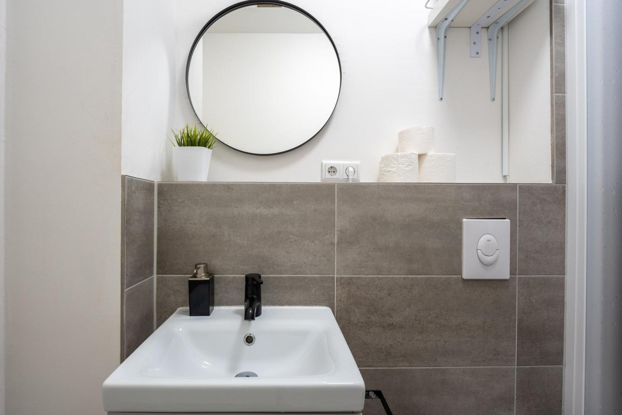 Modern, Central Flat With Workspace Берлин Экстерьер фото